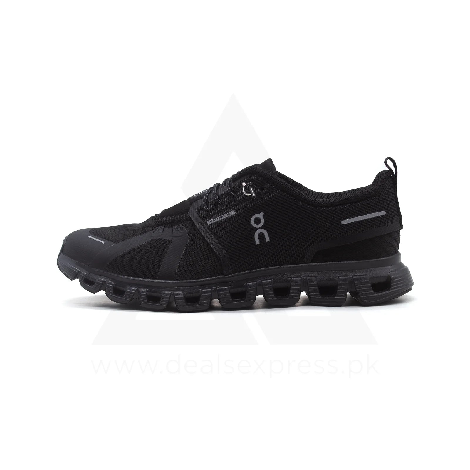 Cloud 6 Waterproof - Triple Black