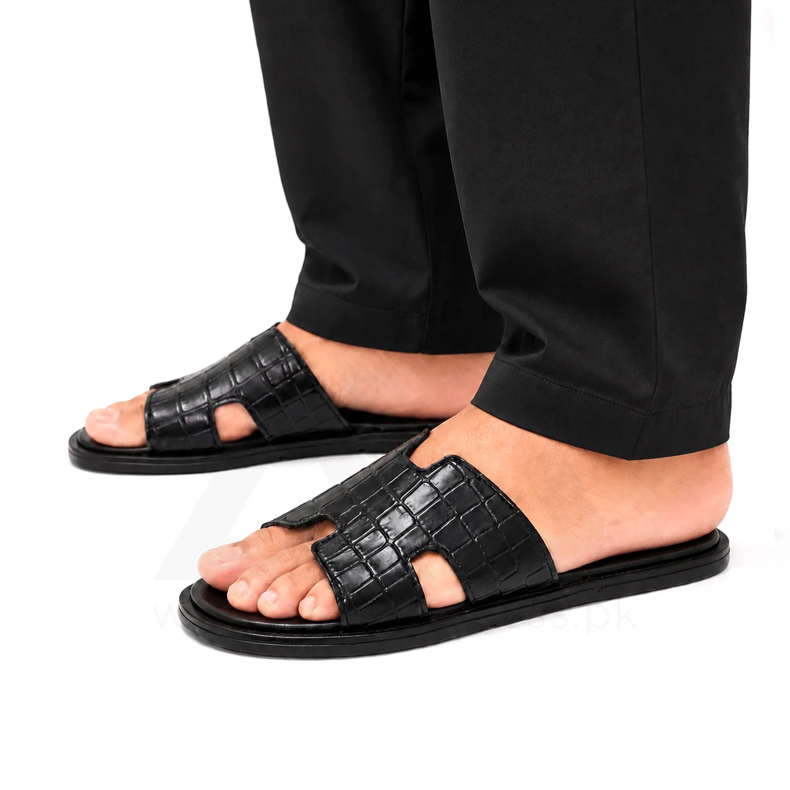 Izmir Slide - Triple Black