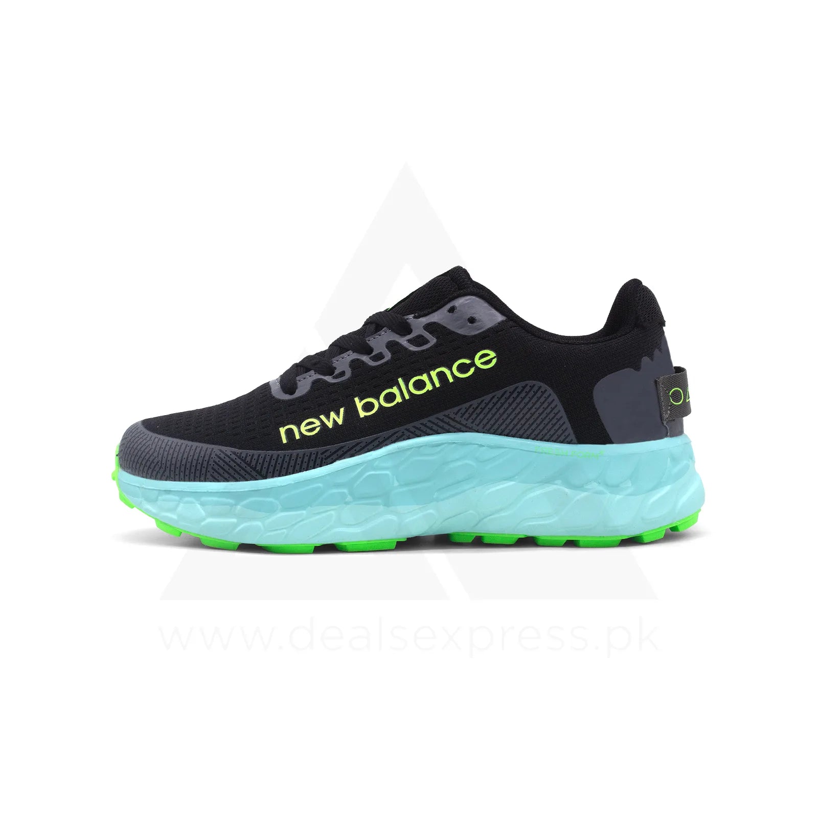 NB Fresh Foam More Trail V3 - Black Green