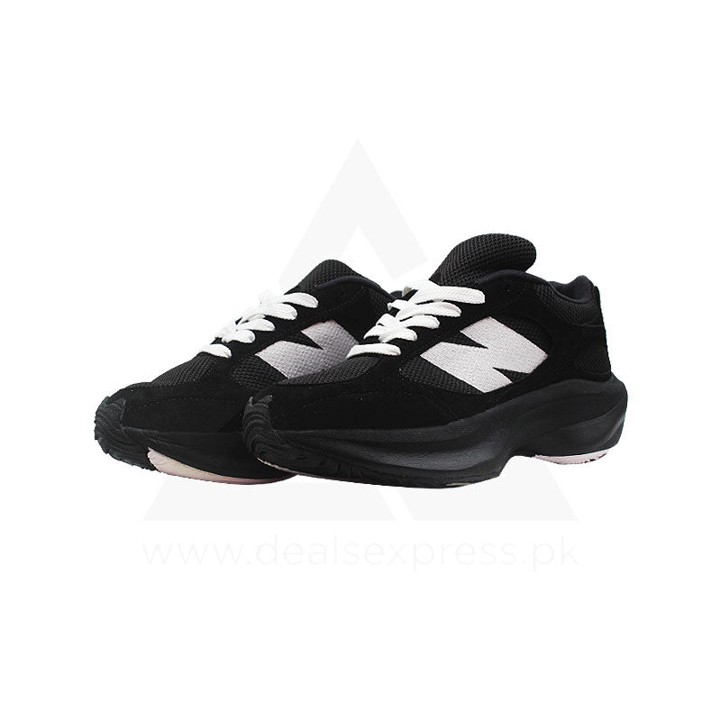 NB Warped Runner - Black