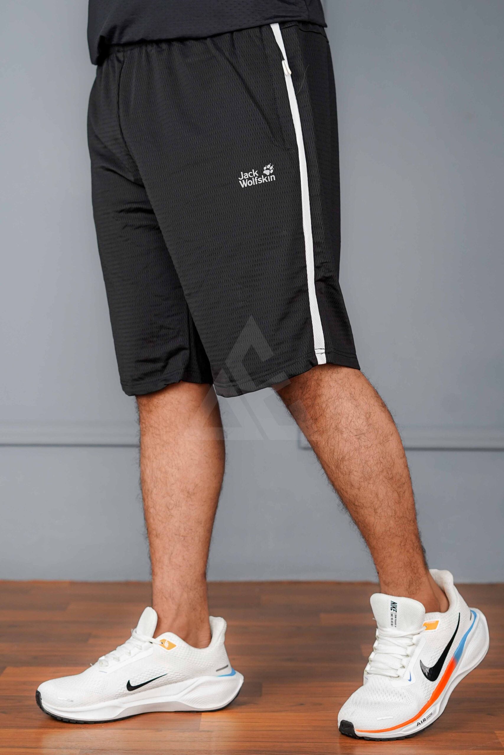Jack Wolf Skin Breathable Short - Black